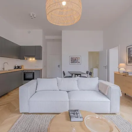 The Good Flats Apartment
